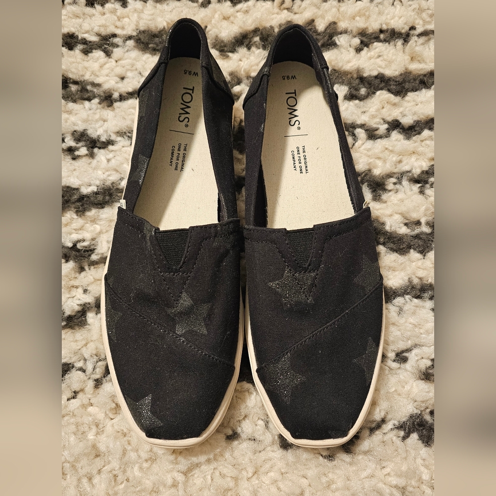 Size 9.5 Toms Sneakers
